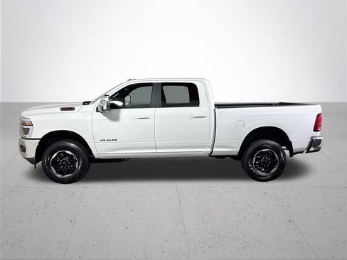 New 2026 RAM 2500 Laramie AWD/4WD image 9