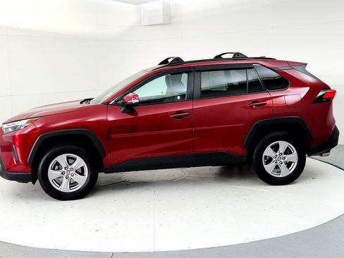 Certified 2022 Toyota RAV4 XLE w/ Convenience Package AWD/4WD image 3