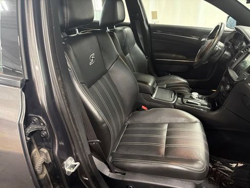 Used 2018 Chrysler 300 S AWD/4WD image 22