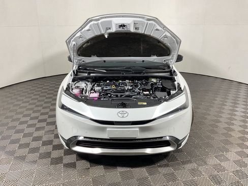 New 2025 Toyota Prius Plug-In Hybrid image 8