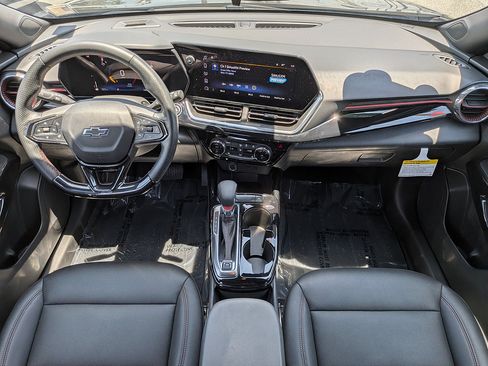 Certified 2025 Chevrolet Trax RS w/ Driver Confidence Package FWD image 14