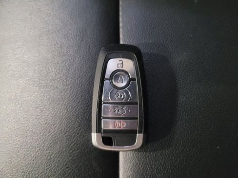 Used 2018 Ford Explorer XLT w/ Equipment Group 202A image 32