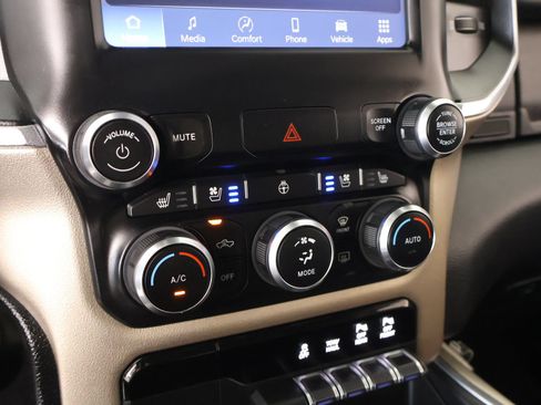 Used 2022 RAM 1500 Laramie AWD/4WD image 7