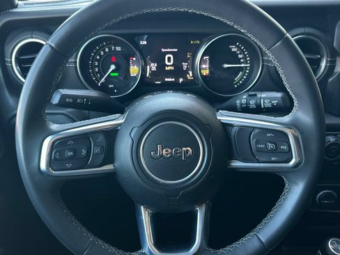 Used 2023 Jeep Wrangler Unlimited Sahara AWD/4WD image 22