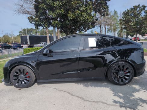 Used 2022 Tesla Model Y Performance image 7