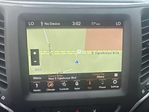 Used 2023 Jeep Cherokee Altitude Lux AWD/4WD image 16