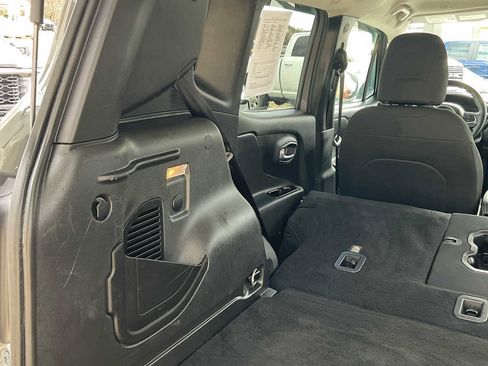 Used 2022 Jeep Renegade Latitude w/ Convenience Group image 63