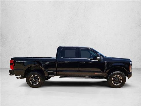 Used 2023 Ford F250 Lariat w/ Lariat Ultimate Package AWD/4WD image 4