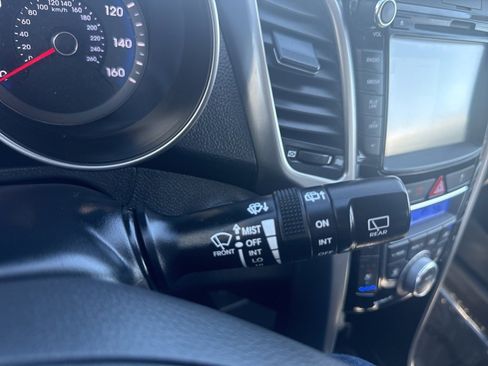 Used 2016 Hyundai Elantra GT w/ Option Group 03 image 29