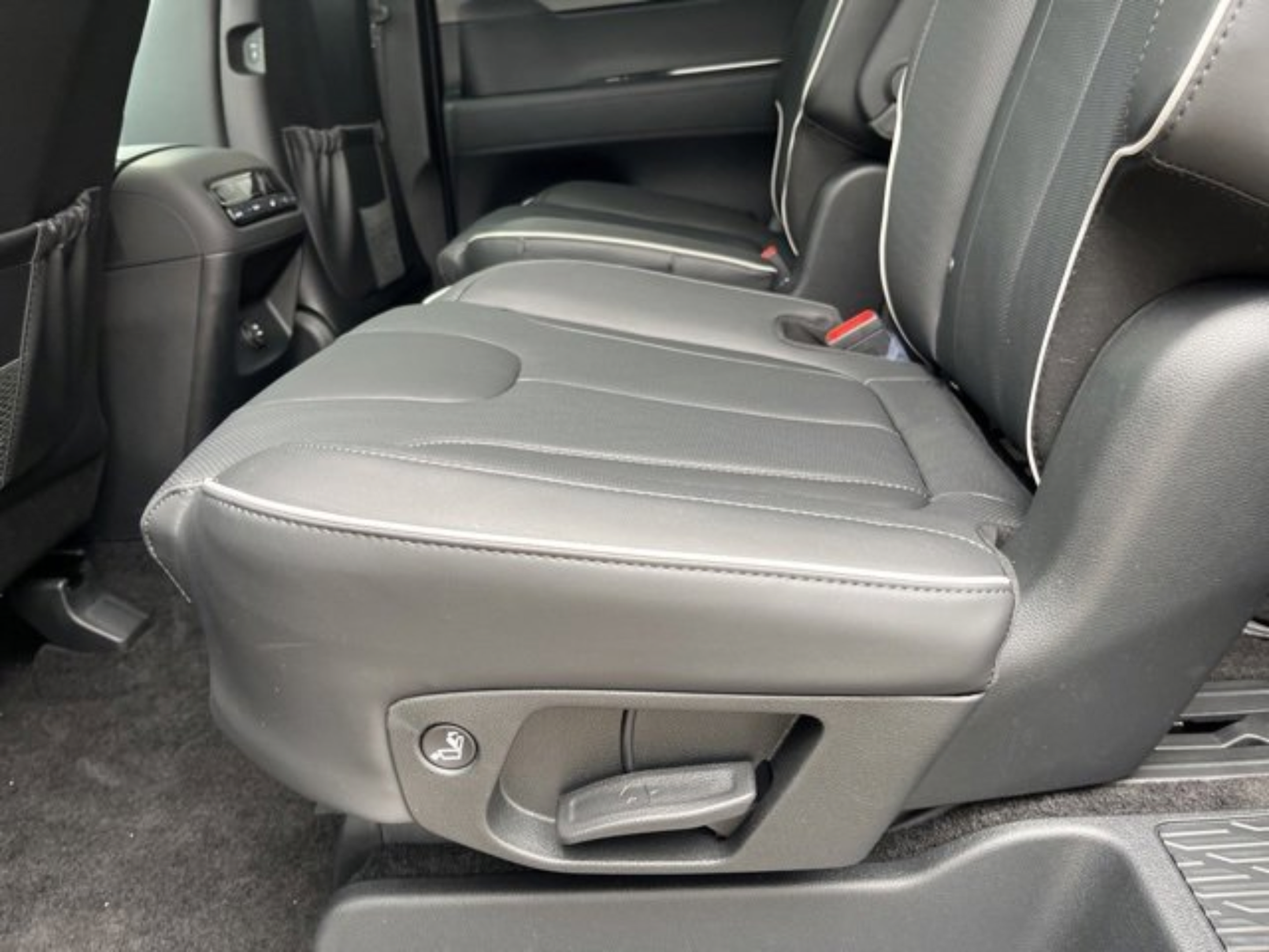 Certified 2025 Hyundai Palisade XRT FWD image 37
