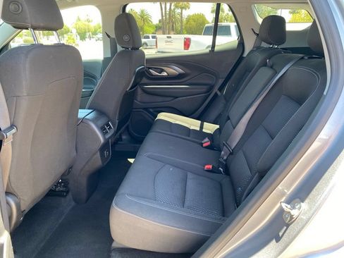 Used 2024 GMC Terrain SLE FWD image 8