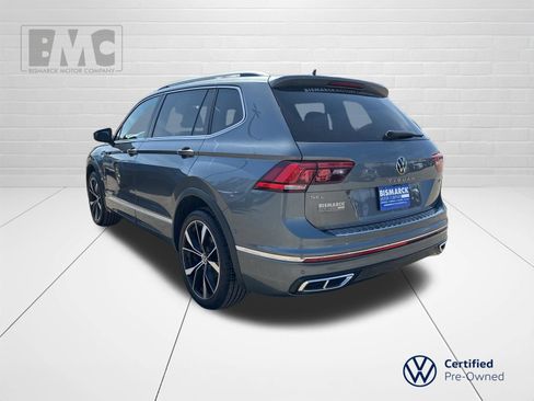 Certified 2022 Volkswagen Tiguan SEL R-Line image 4
