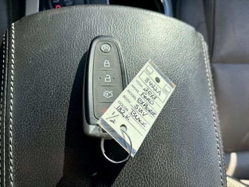 Used 2013 Ford Explorer Limited image 21