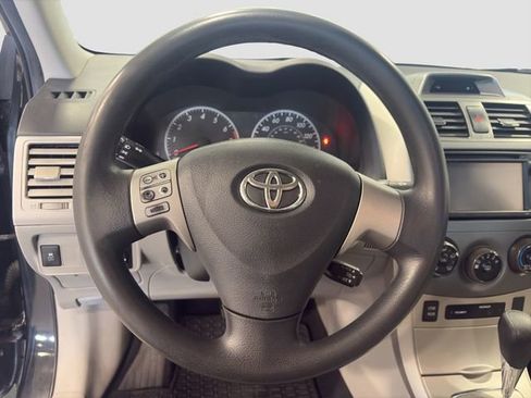 Used 2013 Toyota Corolla LE image 5