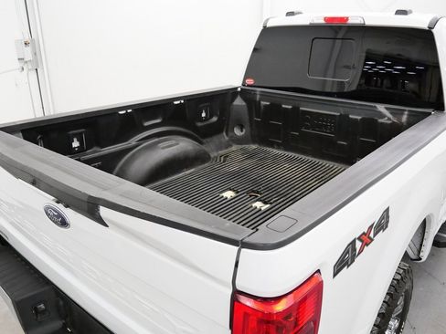 Used 2021 Ford F250 Lariat w/ Lariat Value Package image 39