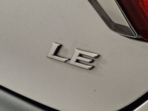 Used 2015 Toyota Camry LE FWD image 29