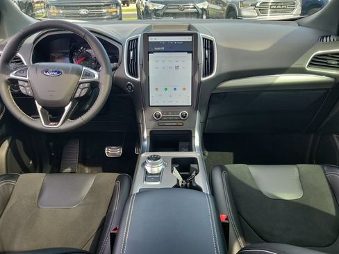 Certified 2022 Ford Edge ST w/ Equipment Group 401A AWD/4WD image 11