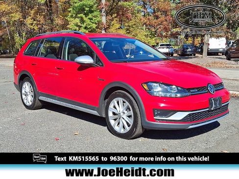 Certified 2019 Volkswagen Golf Alltrack S image 1