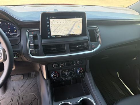 Used 2023 Chevrolet Tahoe Z71 w/ Luxury Package AWD/4WD image 19