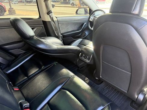 Used 2018 Tesla Model 3 Mid Range RWD image 17
