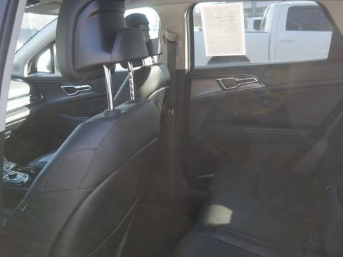 Used 2025 Kia Sportage SX image 40
