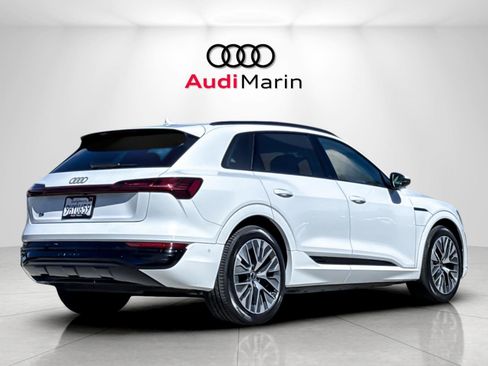 Used 2024 Audi Q8 e-tron Prestige w/ Prestige Package AWD/4WD image 5