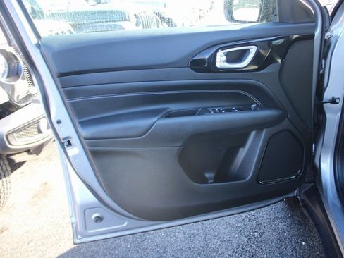 Used 2022 Jeep Compass Altitude image 18