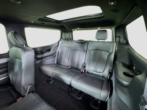 Used 2023 Jeep Grand Wagoneer Series II w/ Flexible Seating Group AWD/4WD image 11
