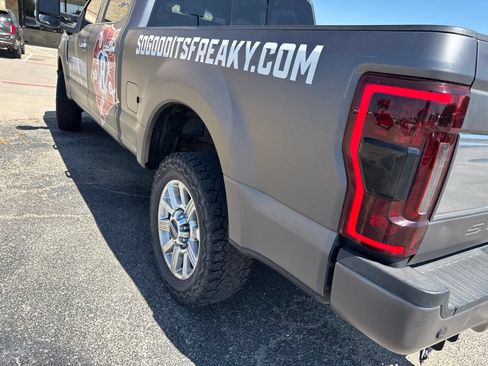 Used 2019 Ford F250 Limited w/ FX4 Off-Road Package AWD/4WD image 5