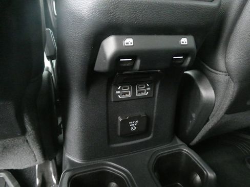 Used 2023 Jeep Gladiator Mojave w/ Cold Weather Group AWD/4WD image 21