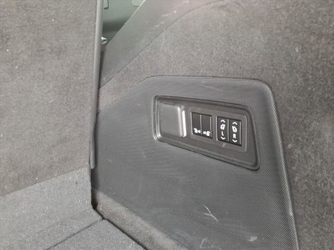 Used 2023 Cadillac Escalade Premium Luxury image 13