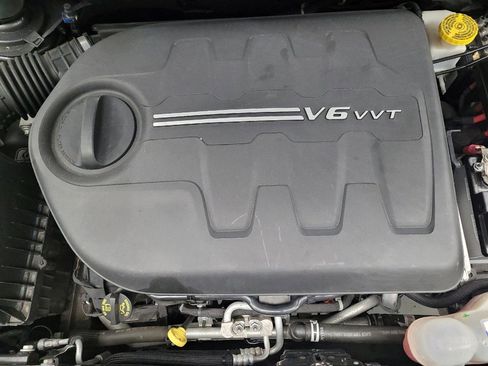 Used 2019 Jeep Cherokee Limited AWD/4WD image 30