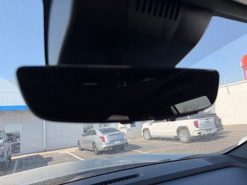 Used 2025 Chevrolet Suburban Premier image 13