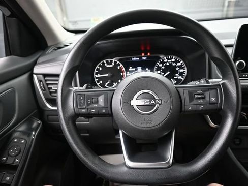 Used 2024 Nissan Rogue S AWD/4WD image 2