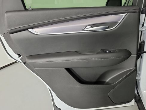 Used 2024 Cadillac XT5 Luxury FWD image 12