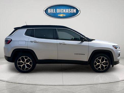 Used 2025 Jeep Compass Limited AWD/4WD image 9