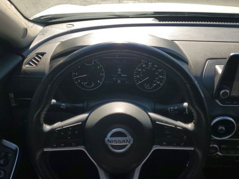 Used 2021 Nissan Sentra SR w/ SR Premium Package image 19