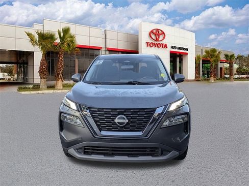 Used 2022 Nissan Rogue SV image 9