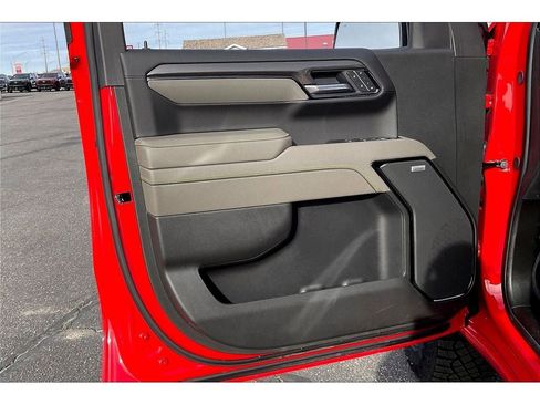 Used 2025 Chevrolet Silverado 1500 ZR2 image 25