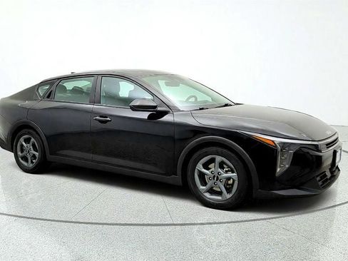 Used 2025 Kia K4 FWD image 3