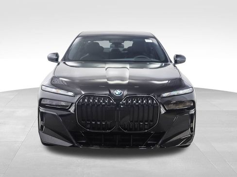 Used 2026 BMW 750e xDrive w/ Executive Package image 8