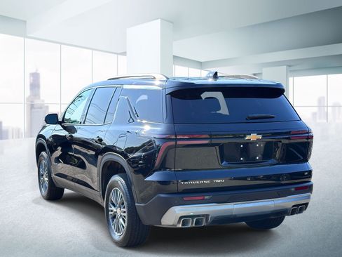 Used 2024 Chevrolet Traverse LT AWD/4WD image 3
