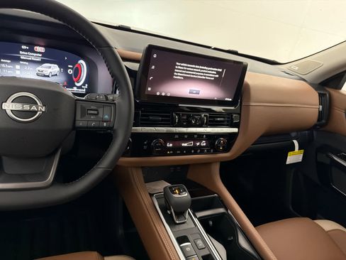 New 2026 Nissan Pathfinder Platinum w/ Cargo Package image 19