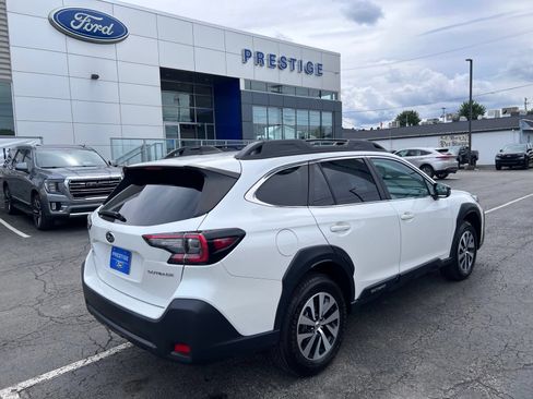 Used 2023 Subaru Outback Premium AWD/4WD image 9
