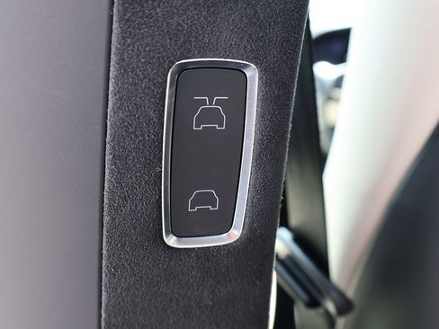 Used 2023 Tesla Model X image 52