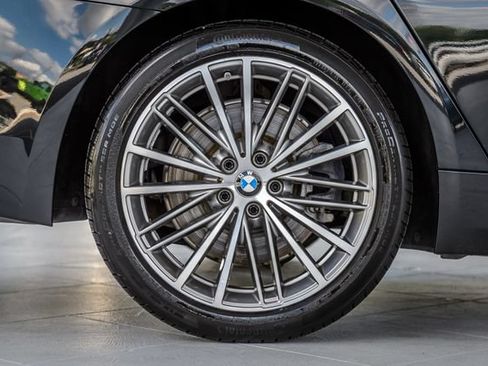 Used 2017 BMW 540i RWD image 14