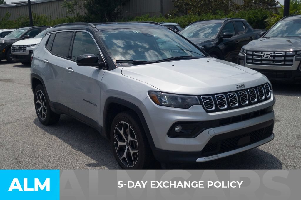 Used 2025 Jeep Compass Limited AWD/4WD image 3