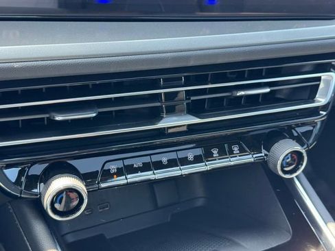 New 2026 Chevrolet Traverse LT w/ Sun and Wheel Package image 15