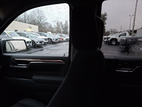 Certified 2025 GMC Sierra 1500 Elevation image 17