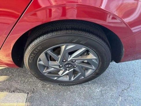 Used 2024 Hyundai Elantra SEL image 12
